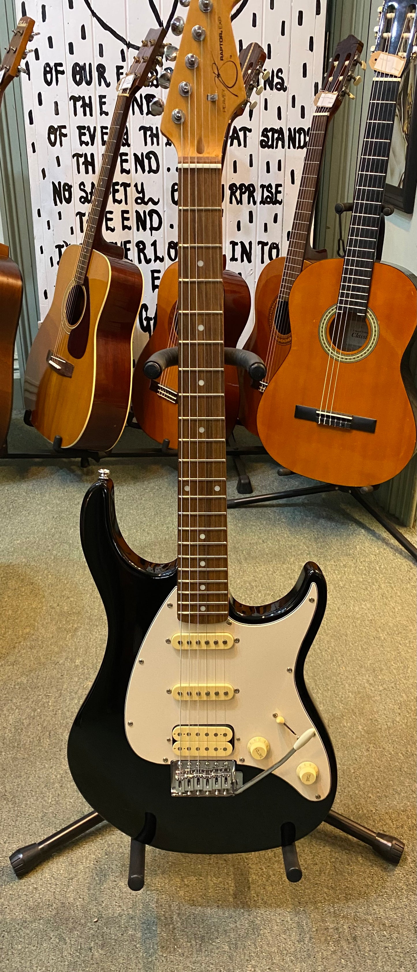 Peavey Raptor Exp Electric Guitar HSS Black