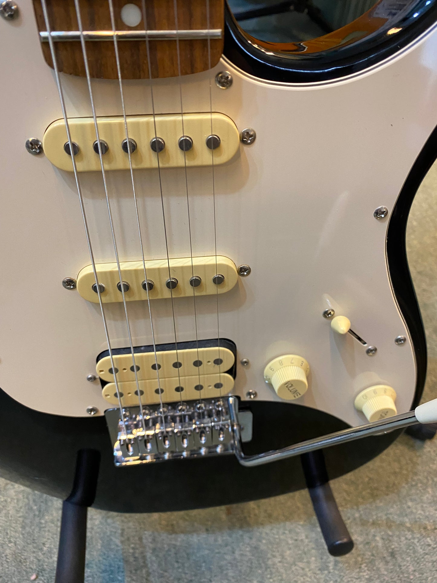 Peavey Raptor Exp Electric Guitar HSS Black