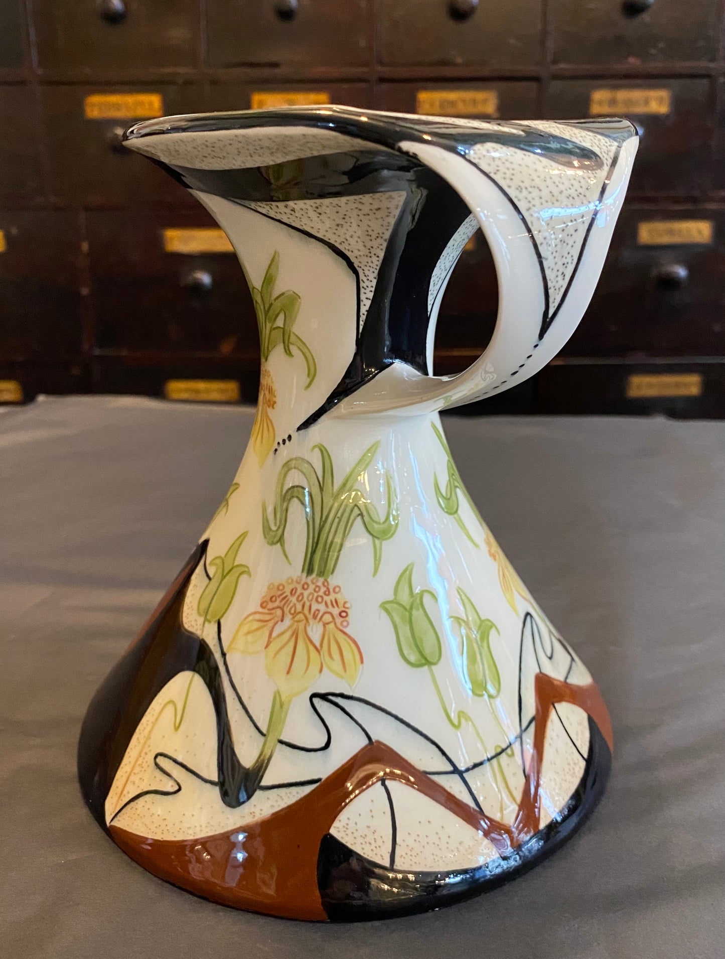 Black Ryden Lullaby Jug