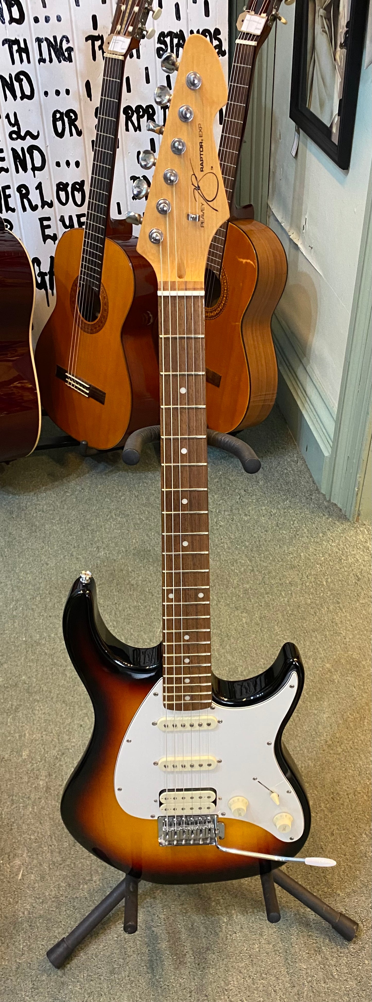 Peavey Raptor Exp Electric Guitar HSS Sunburst