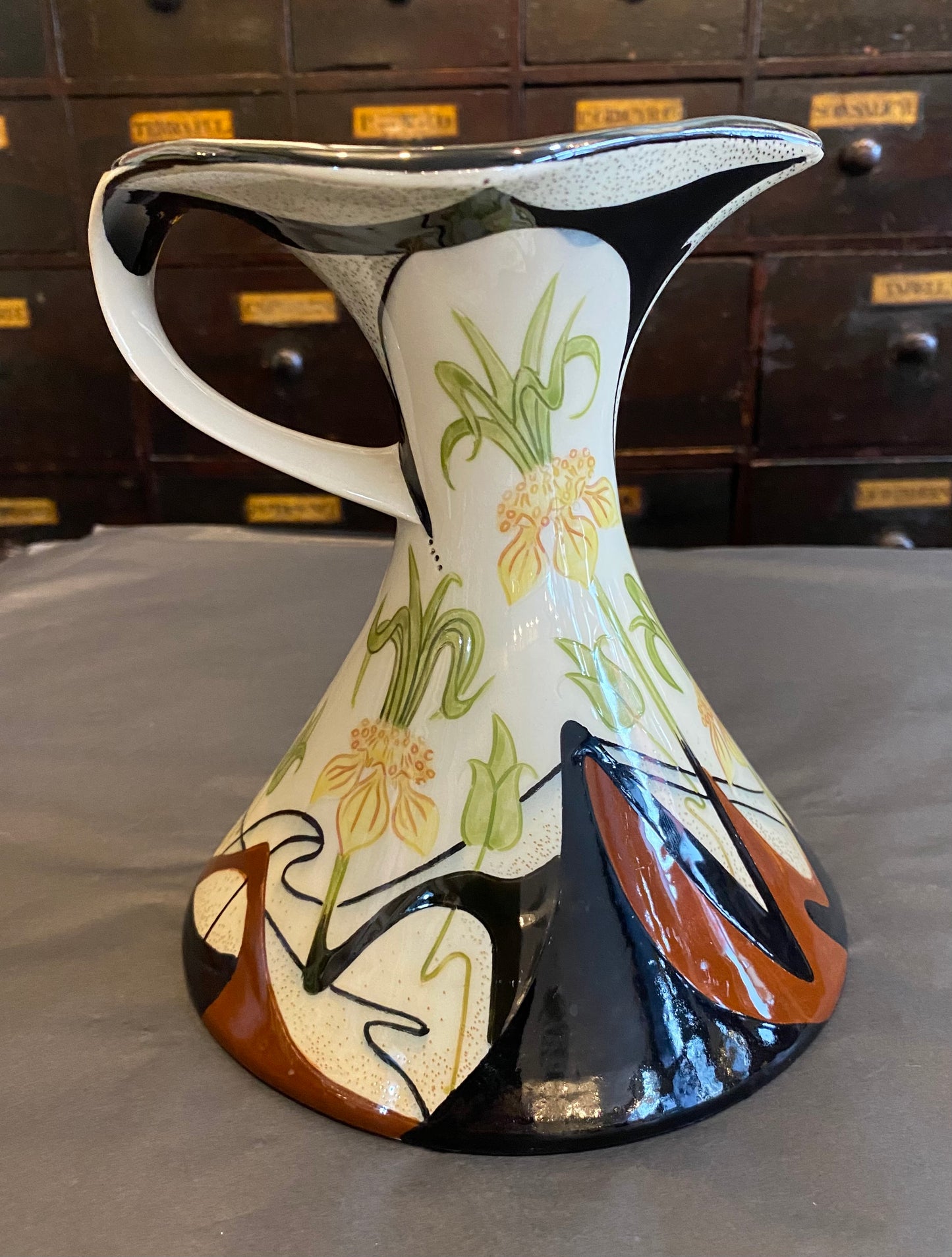 Black Ryden Lullaby Jug