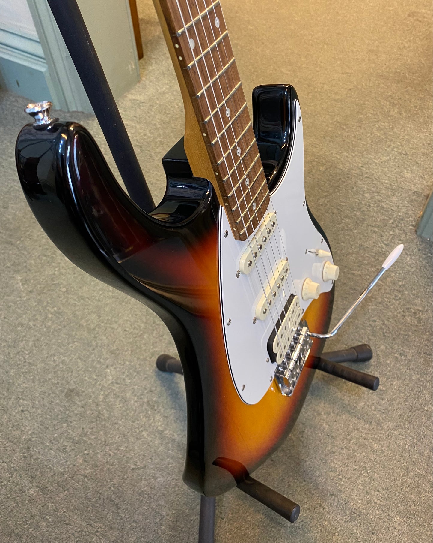 Peavey Raptor Exp Electric Guitar HSS Sunburst