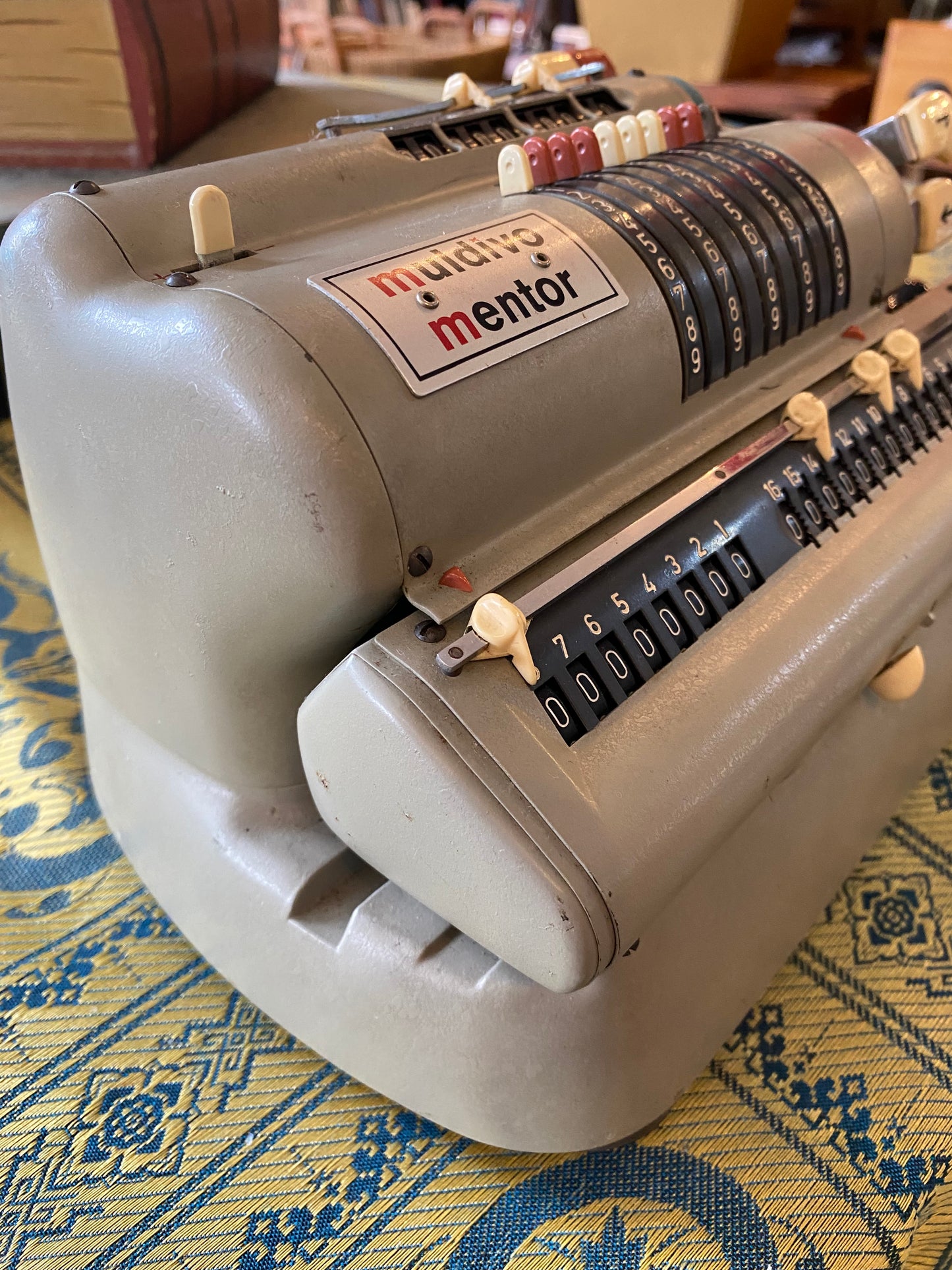 1960s Muldivo Mentor Mechanical Pinwheel Calculator for repair.
