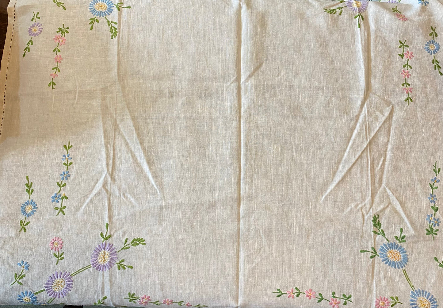 Vintage hand-embroidered linen floral tablecloth 33.5” x 33.5”