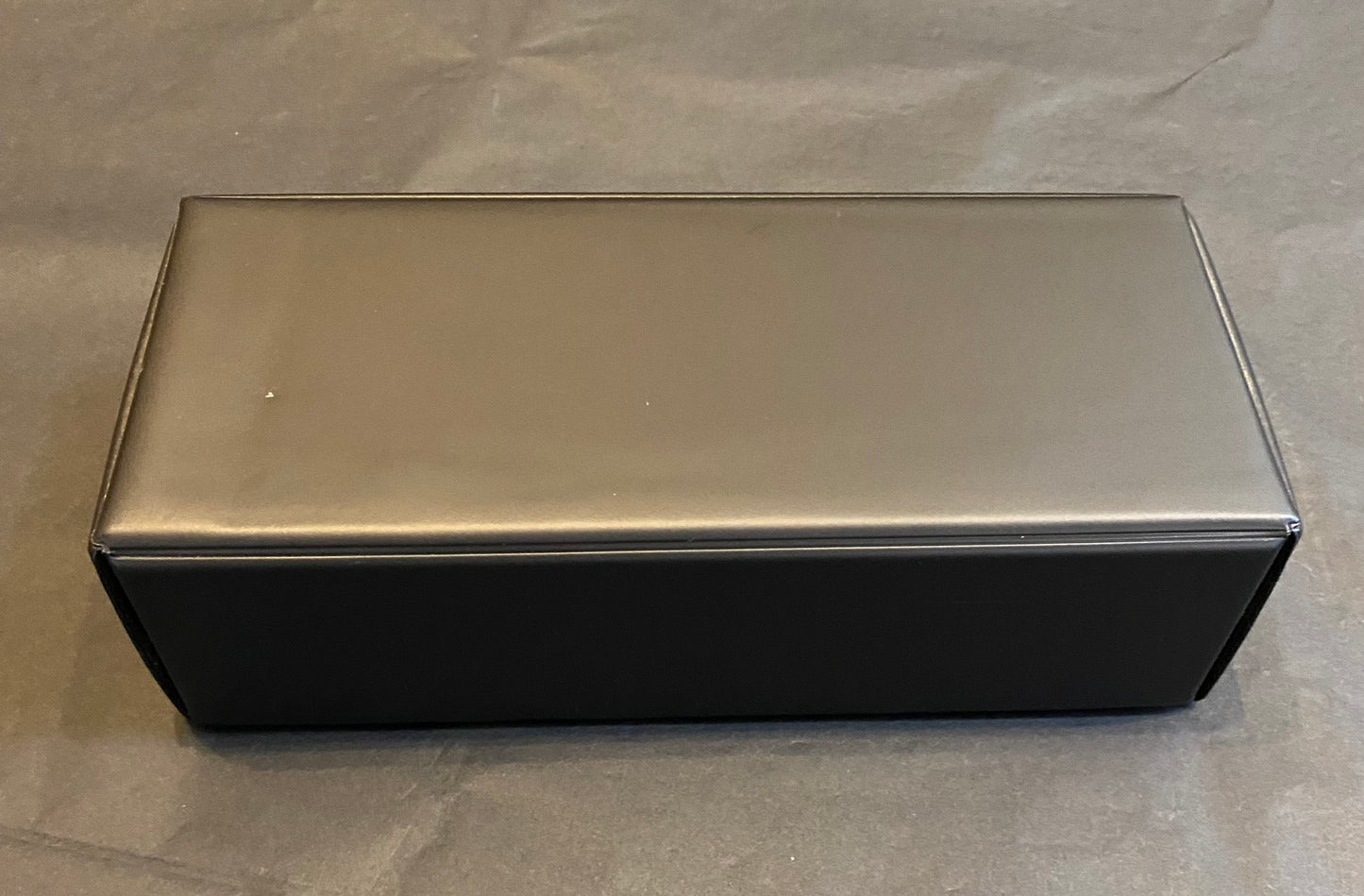 Vintage AKG D190E Cardioid Dynamic Microphone - Excellent Condition with Original Box & Clip