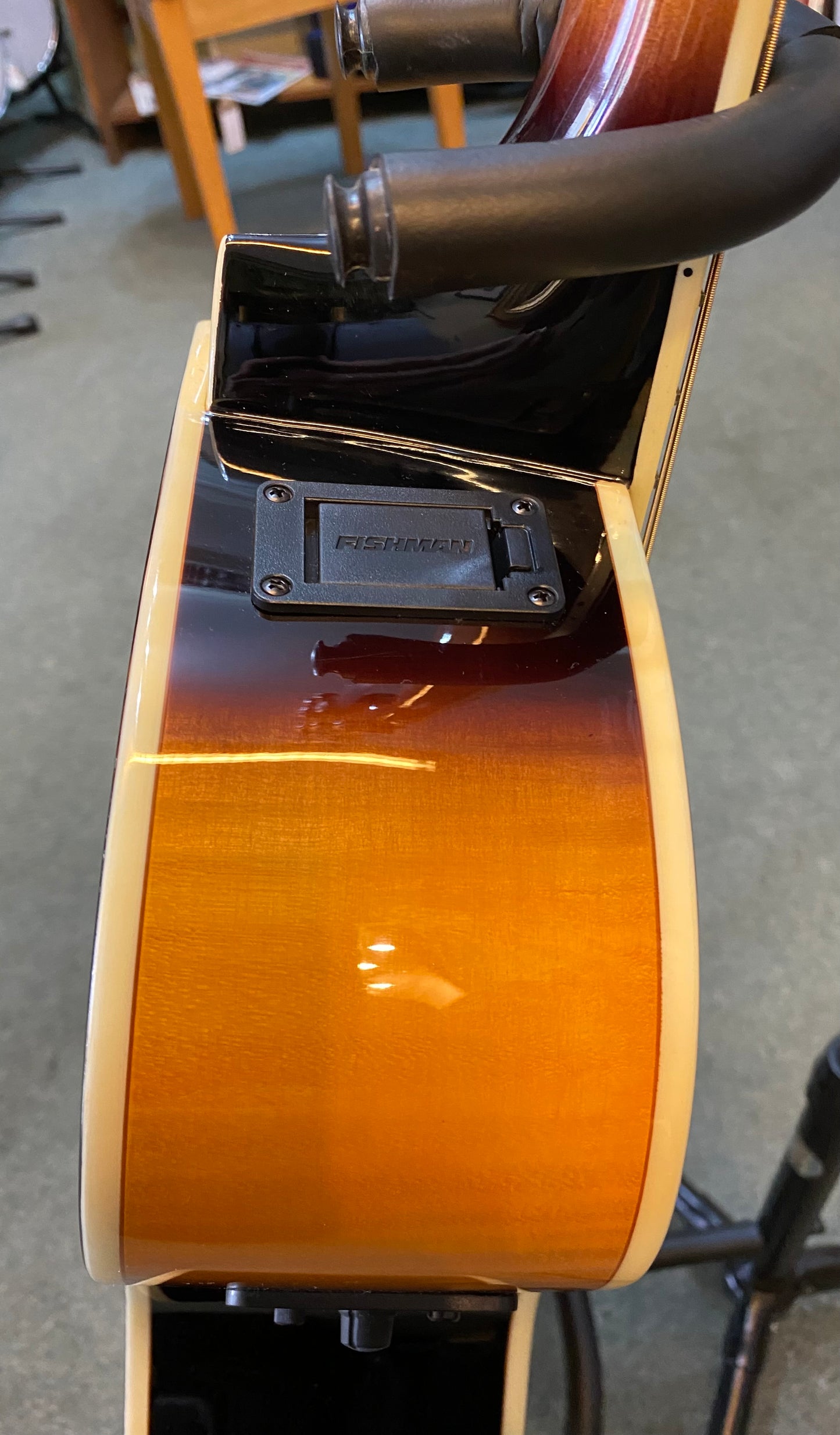 Turner 62CVES Electro/Acoustic Guitar