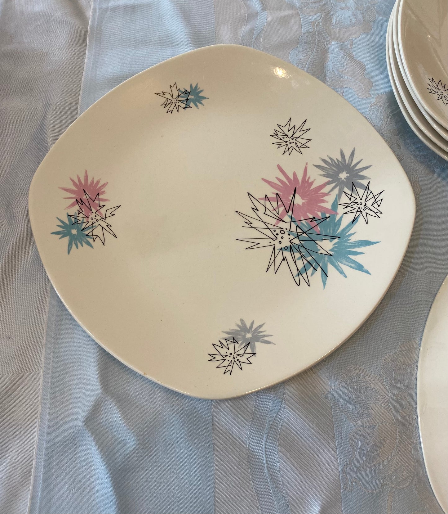 Vintage Midwinter "Quite Contrary" Dinner Plates by Jessie Tait – Set of 6