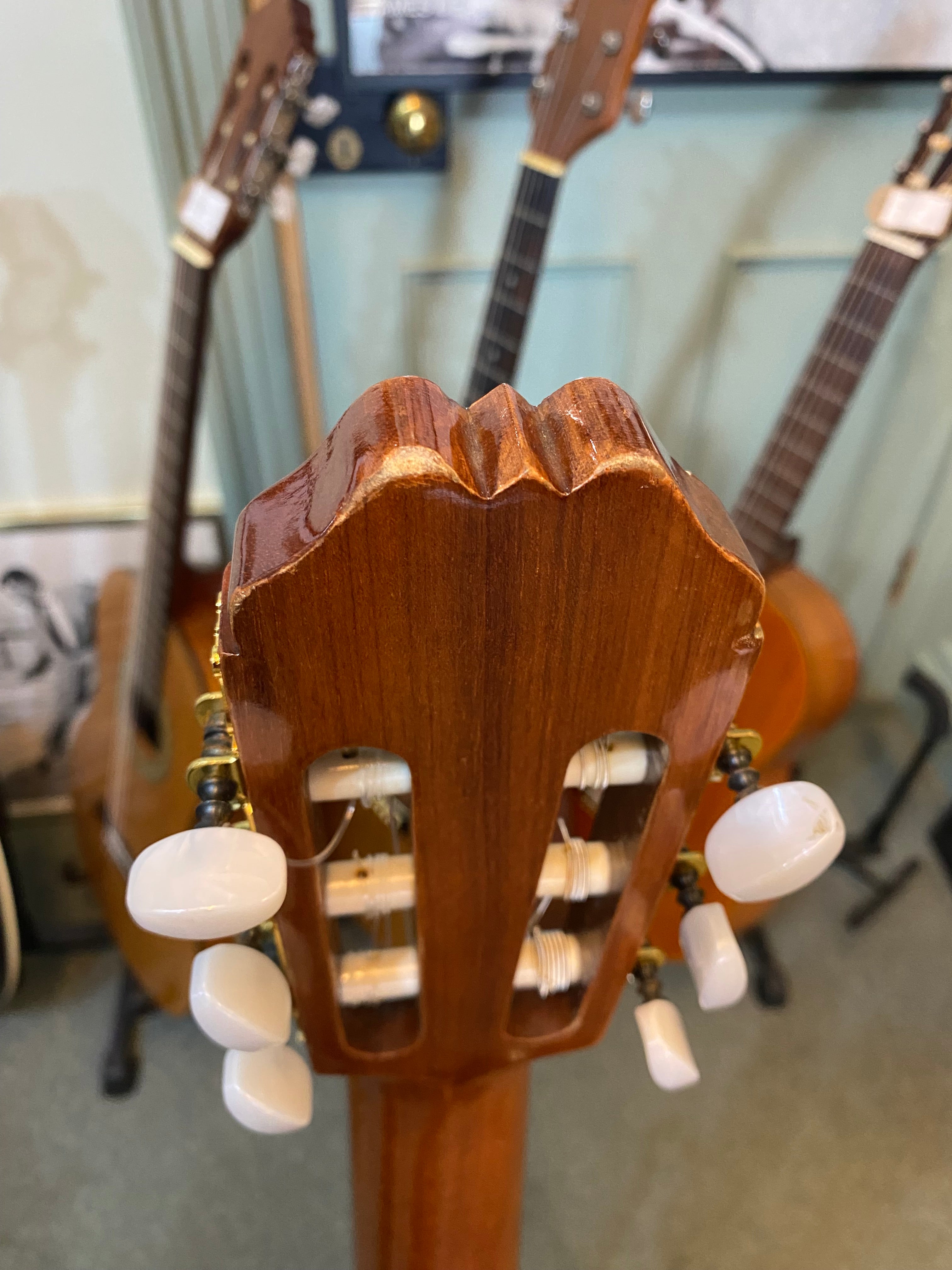 Kiso Suzuki Classical Guitar made in Japan 1970s – The Wigtown