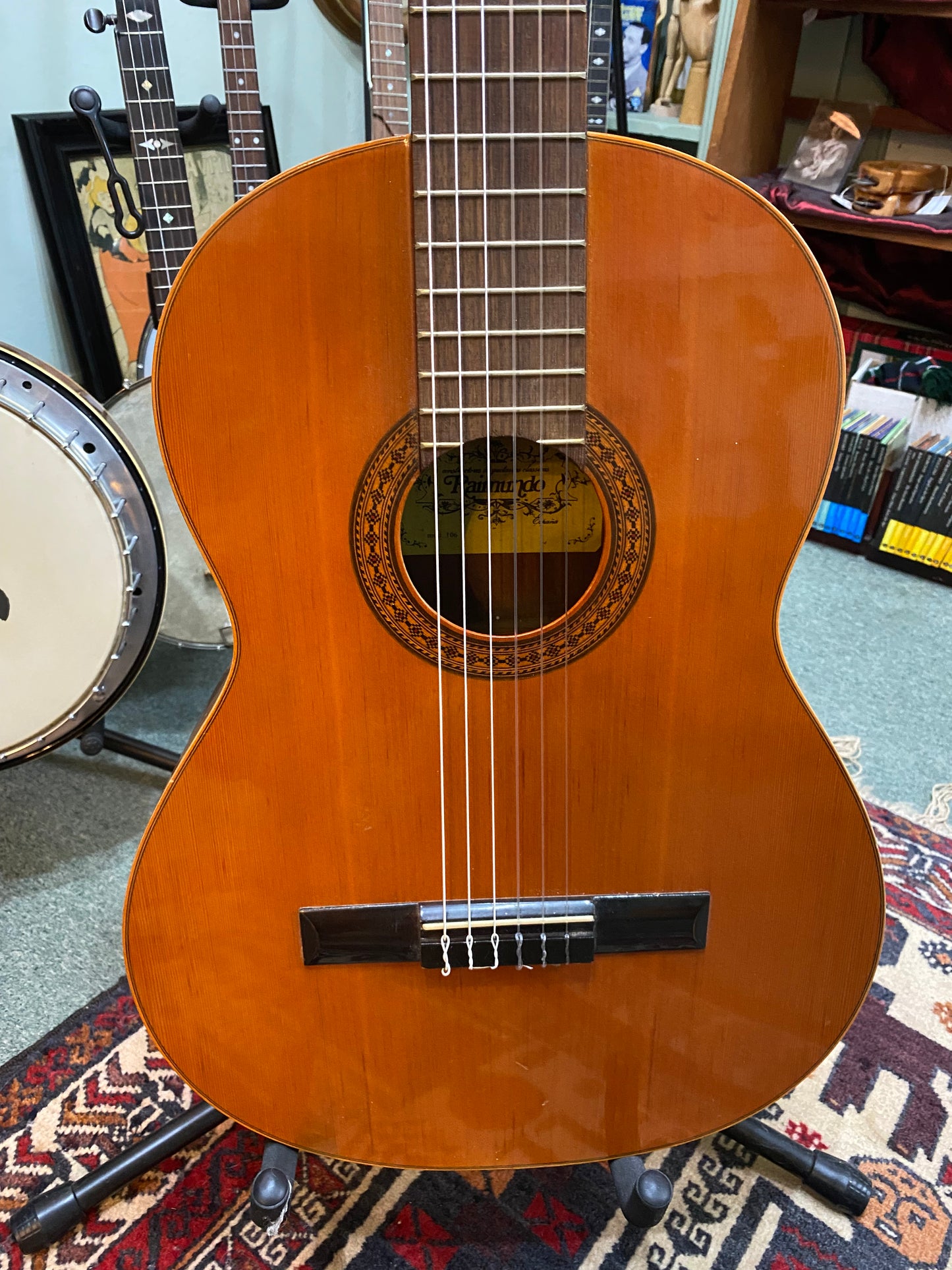 Raimundo 106 Classical Guitar – Vintage Spanish Handcrafted Instrument