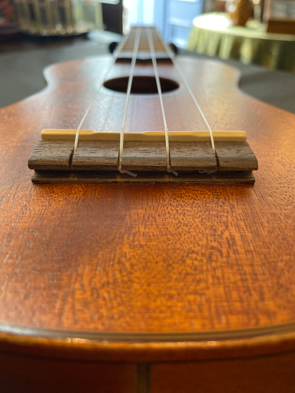 Mahalo Custom Series Solid Mahogany Soprano Ukulele (U/LTD2/G)