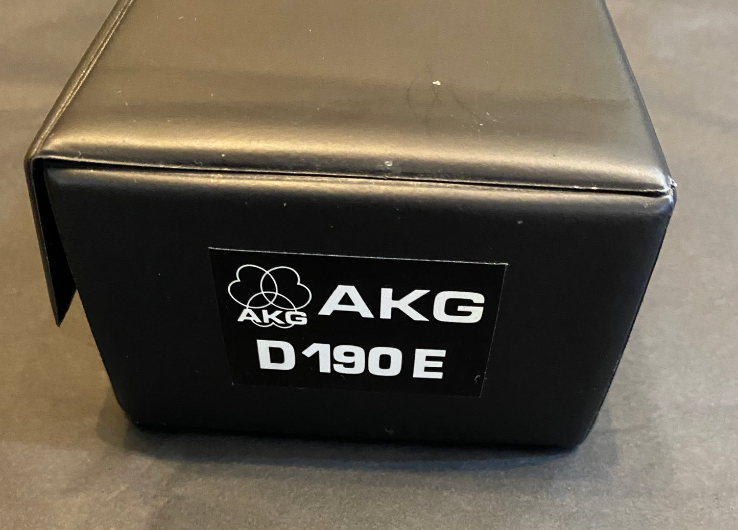 Vintage AKG D190E Cardioid Dynamic Microphone - Excellent Condition with Original Box & Clip