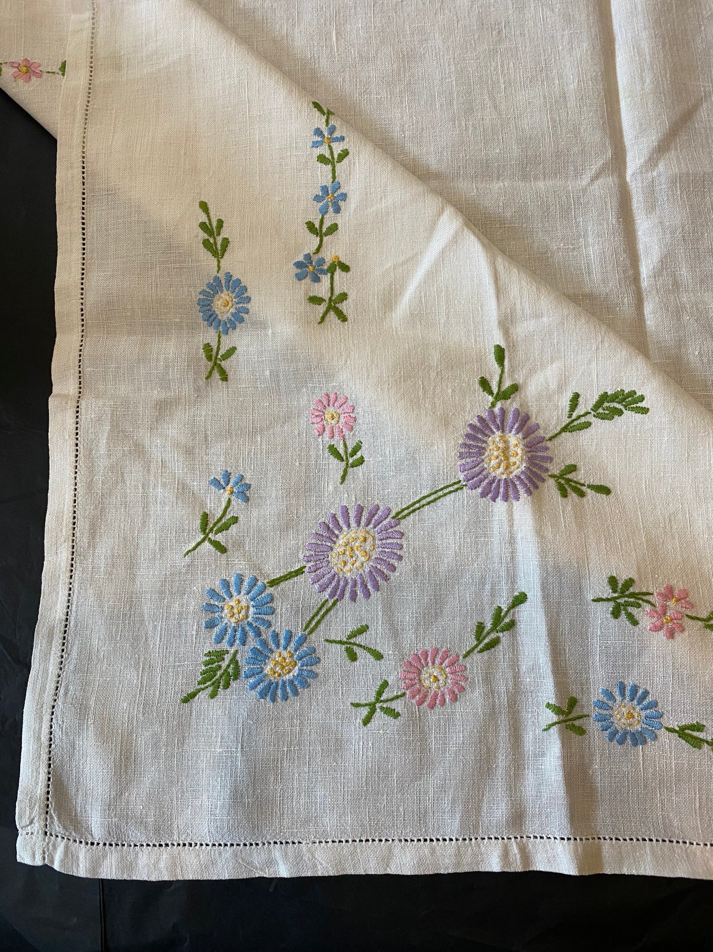 Vintage hand-embroidered linen floral tablecloth 33.5” x 33.5”