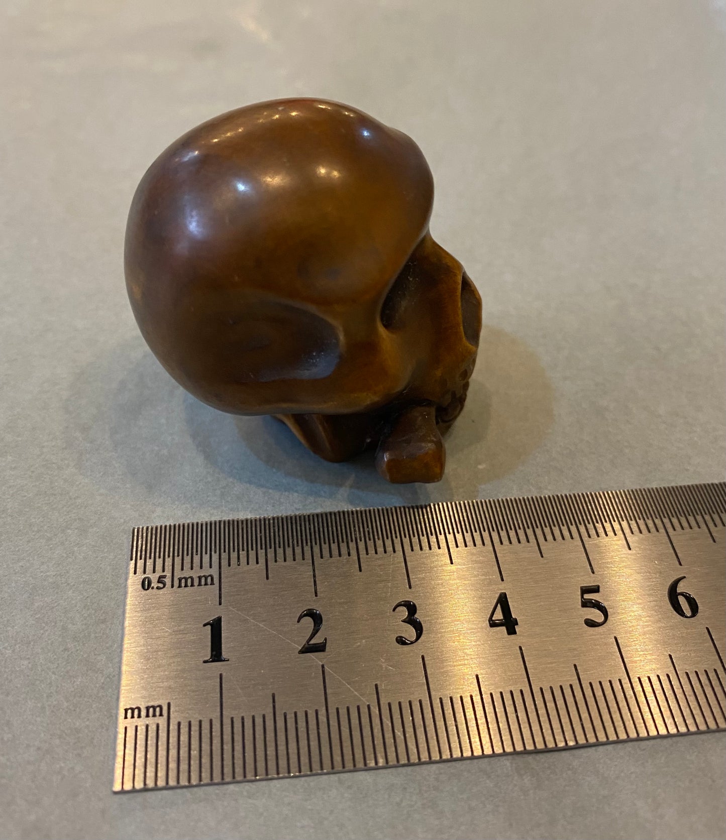 Japanese boxwood netsuke skull
