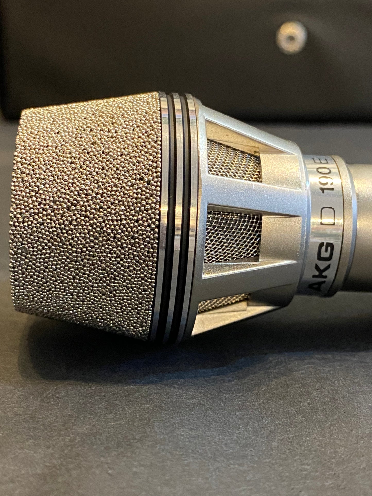 Vintage AKG D190E Cardioid Dynamic Microphone - Excellent Condition with Original Box & Clip