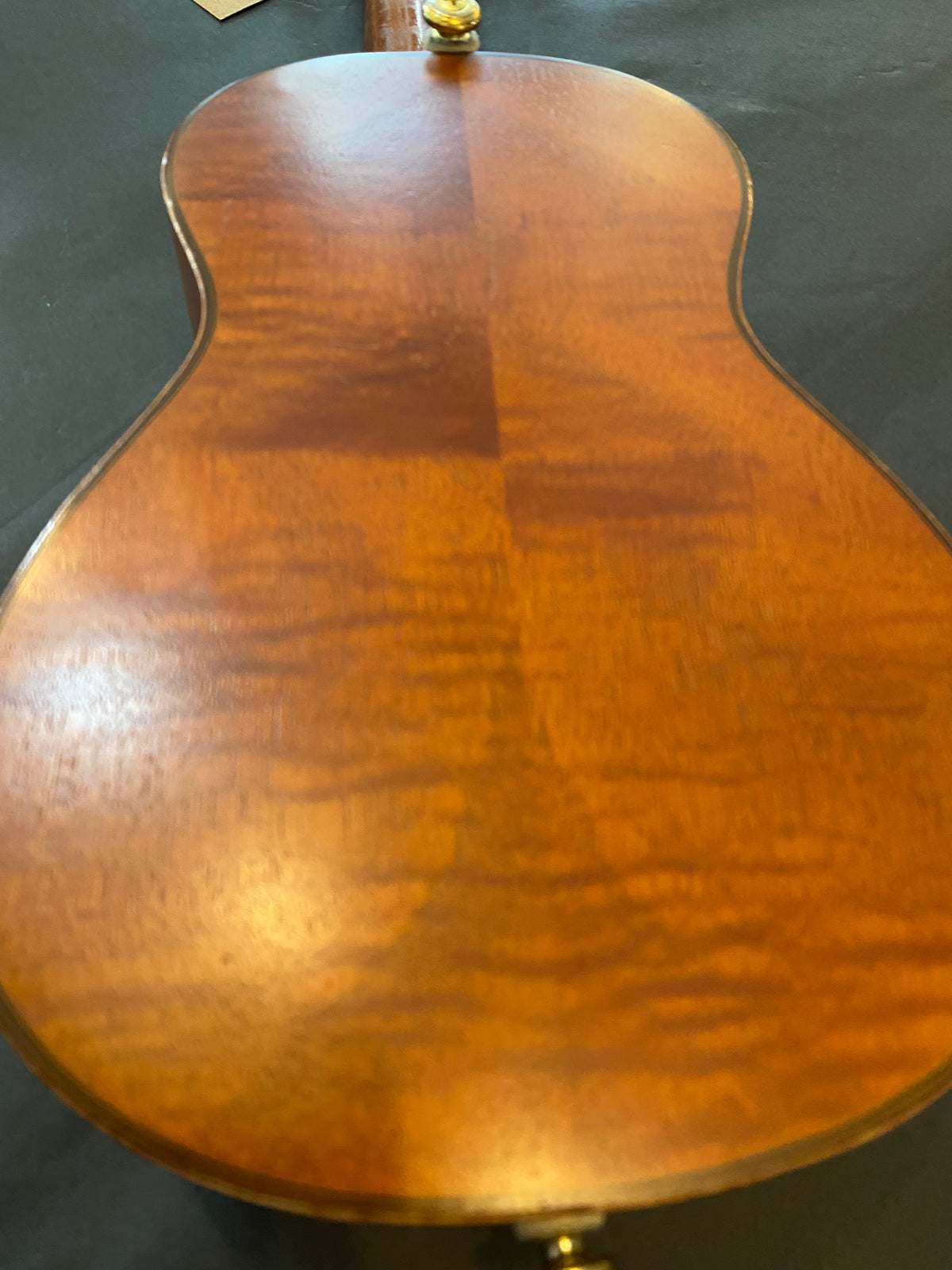 Mahalo Custom Series Solid Mahogany Soprano Ukulele (U/LTD2/G)