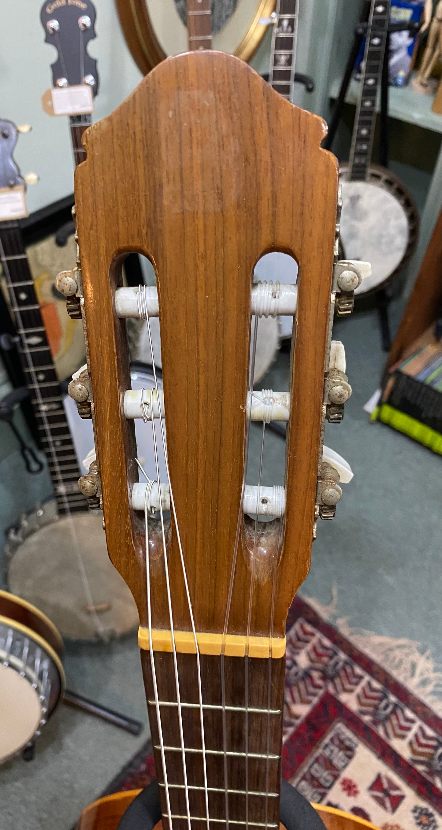 Raimundo 106 Classical Guitar – Vintage Spanish Handcrafted Instrument