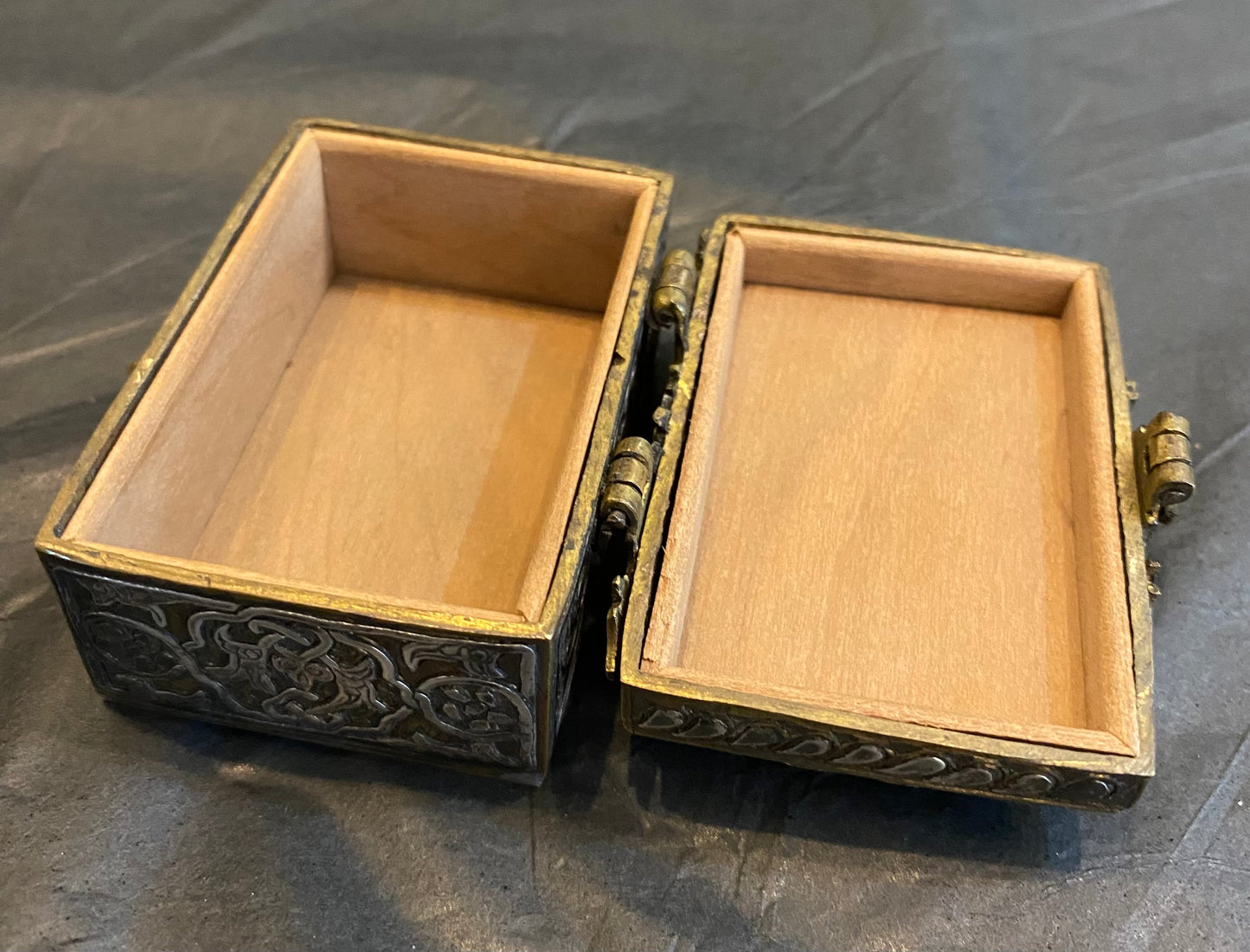 Small vintage Damascene jewellery box - brass, copper and silver