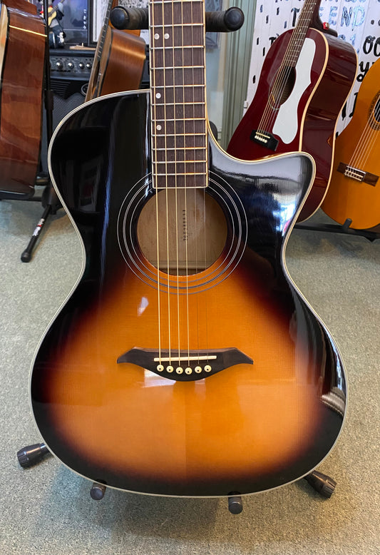 Turner 62CVES Electro/Acoustic Guitar