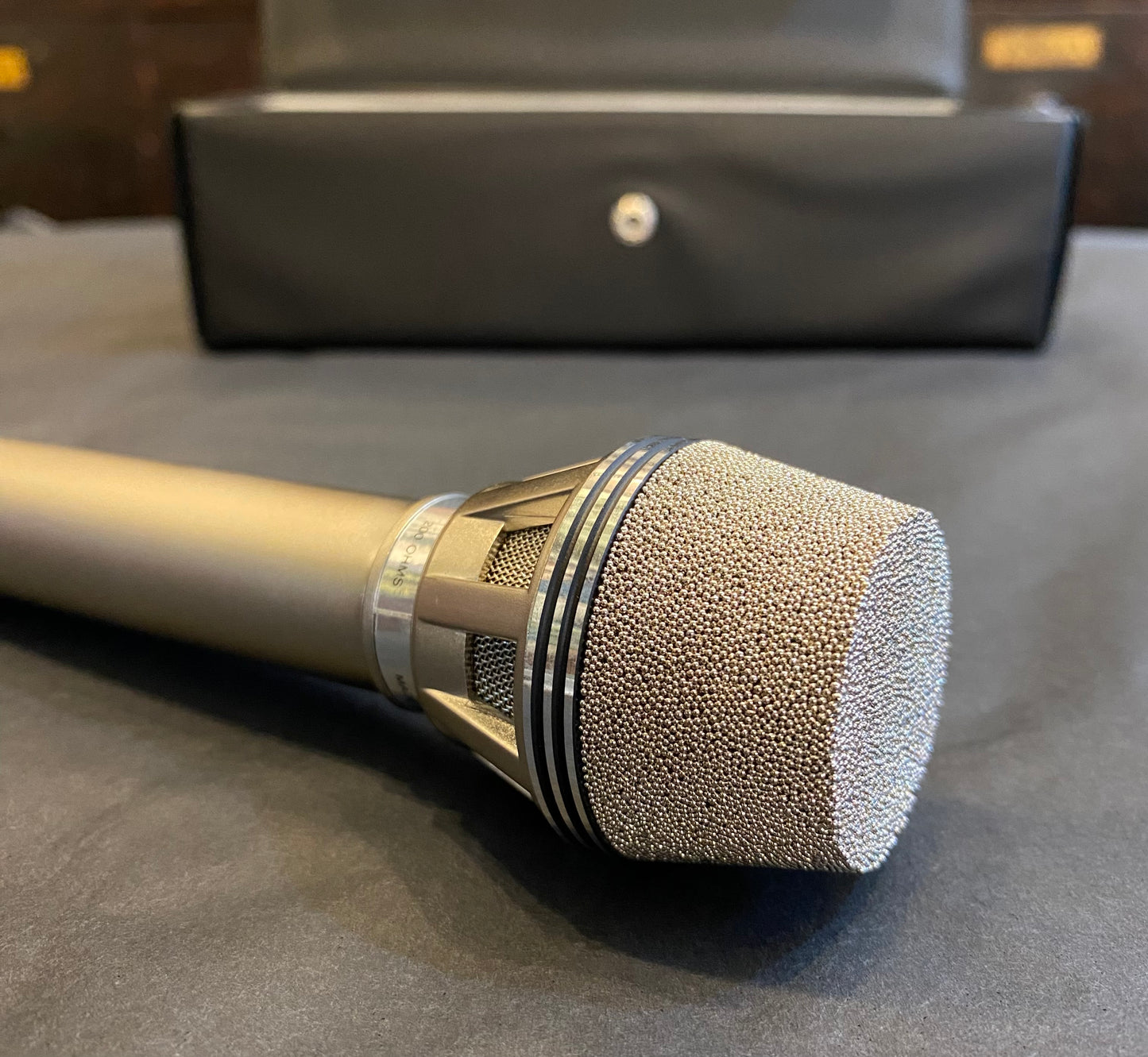 Vintage AKG D190E Cardioid Dynamic Microphone - Excellent Condition with Original Box & Clip
