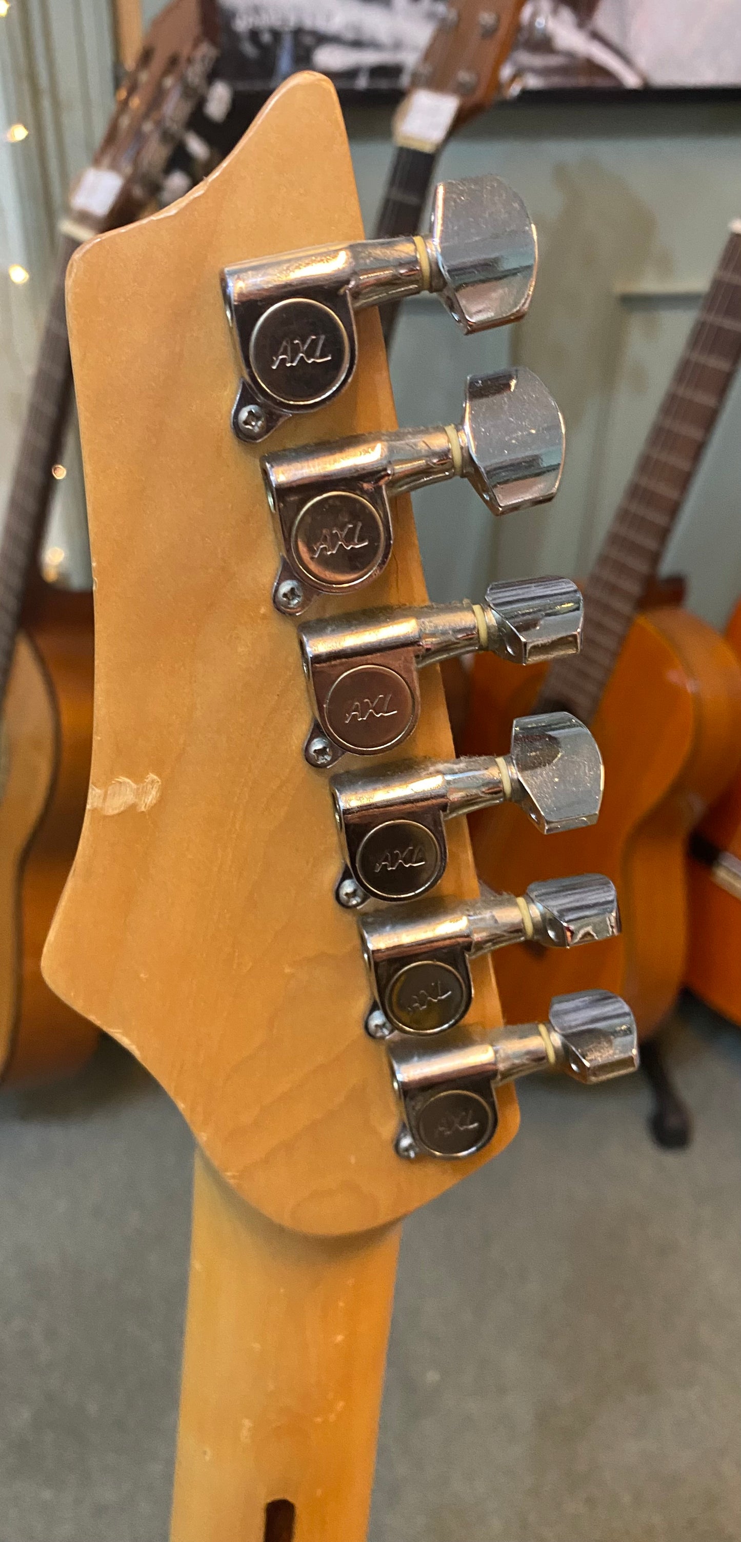 Axl Player Delux Stratocaster Electric Guitar