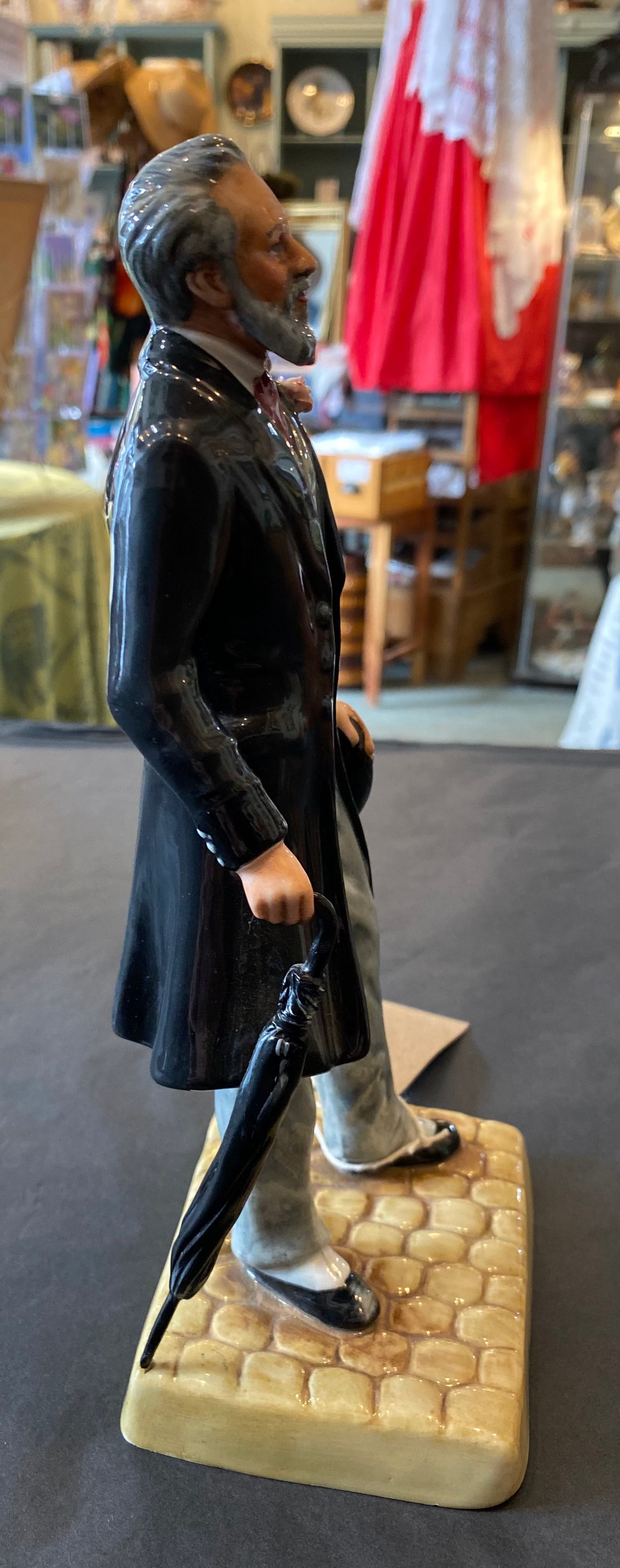 Royal Doulton limited Edition - Sir Henry Doulton Figurine